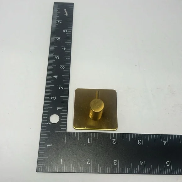 Gold bathroom towel bar and adhesive hook - Picture 3 of 5